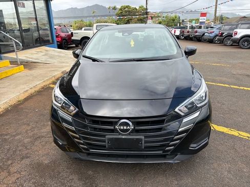 Used 2023 Nissan Versa SV FWD image 8