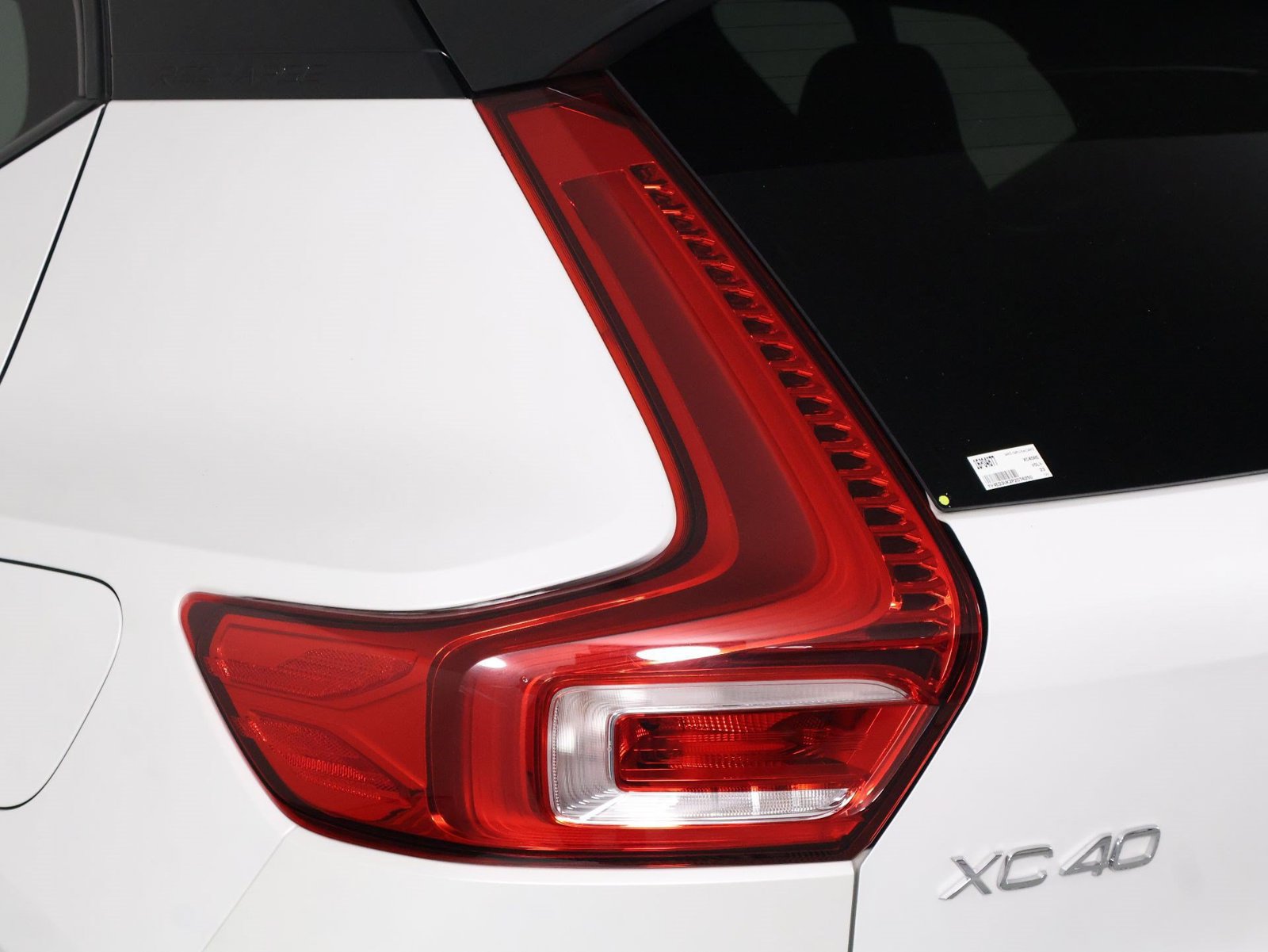 Certified 2023 Volvo XC40 Recharge Core AWD/4WD image 18