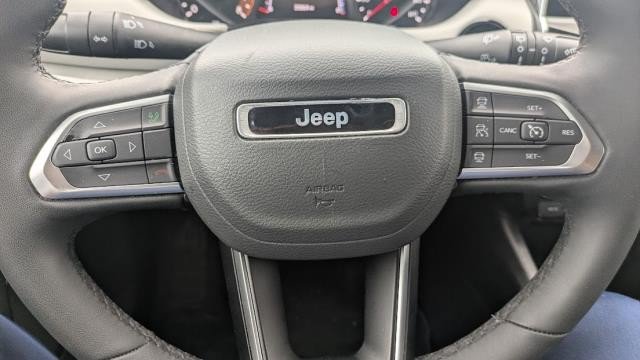 Used 2025 Jeep Compass Limited AWD/4WD image 9