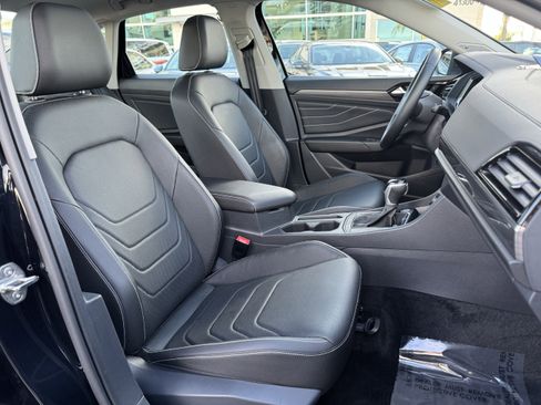 Certified 2023 Volkswagen Jetta SEL image 34