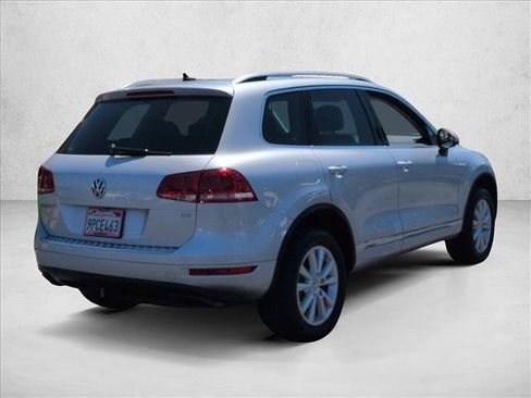 Used 2014 Volkswagen Touareg Sport AWD/4WD image 5