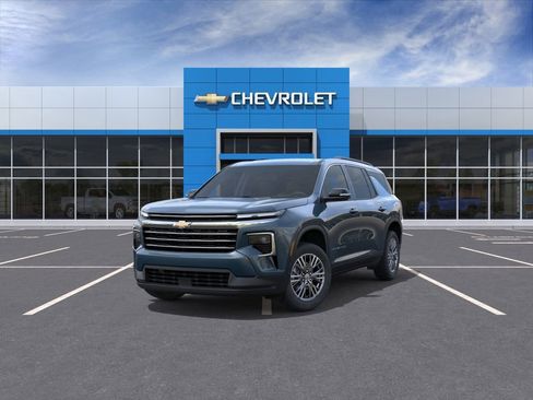 New 2026 Chevrolet Traverse LT w/ Driver Confidence Package AWD/4WD image 9