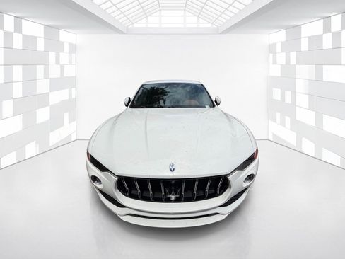 Used 2023 Maserati Levante GT AWD/4WD image 2