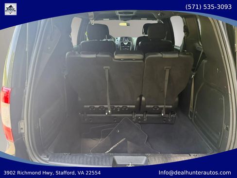 Used 2015 Chrysler Town & Country S FWD image 13