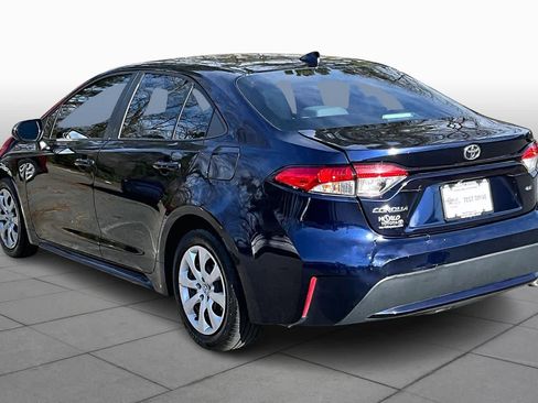 Used 2022 Toyota Corolla LE image 11