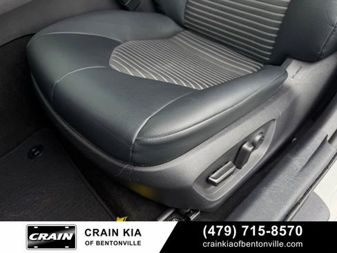 Used 2020 Toyota Camry SE FWD image 24