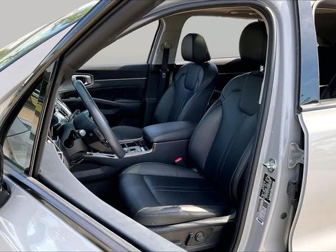 Used 2023 Kia Sorento SX FWD image 8