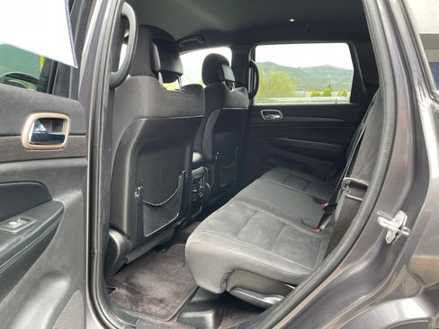 Used 2016 Jeep Grand Cherokee Laredo w/ Quick Order Package 23E RWD image 18