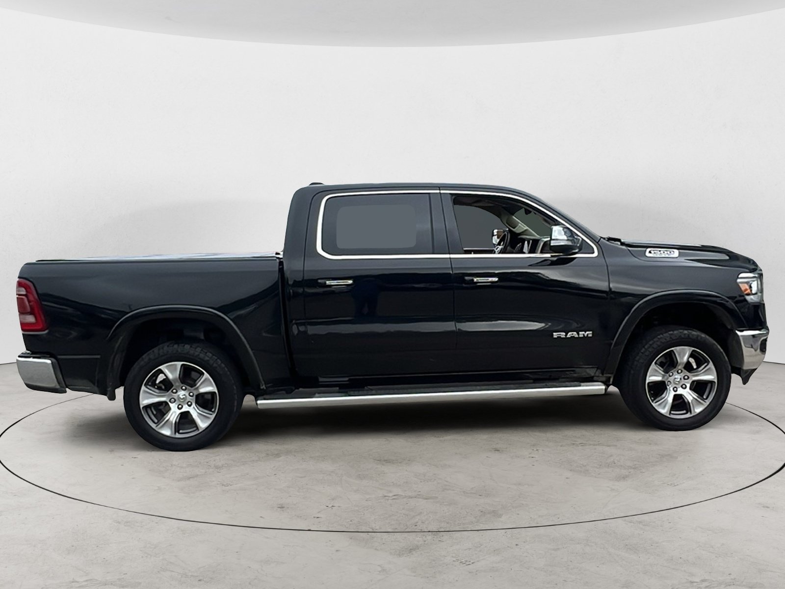Used 2019 RAM 1500 Laramie AWD/4WD image 7