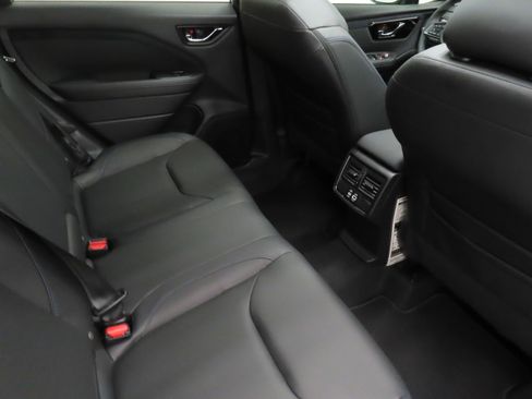 New 2025 Subaru Forester Limited w/ Popular Package image 26