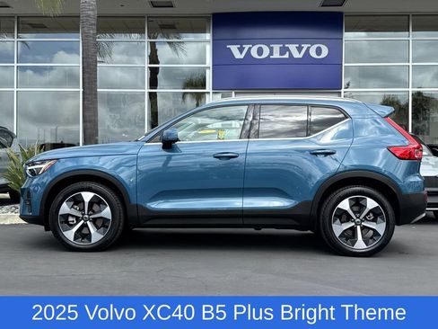 Certified 2025 Volvo XC40 B5 Plus image 2
