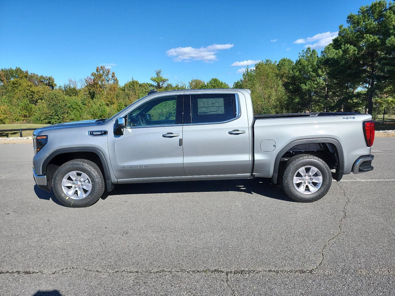 New 2026 GMC Sierra 1500 SLE AWD/4WD image 2