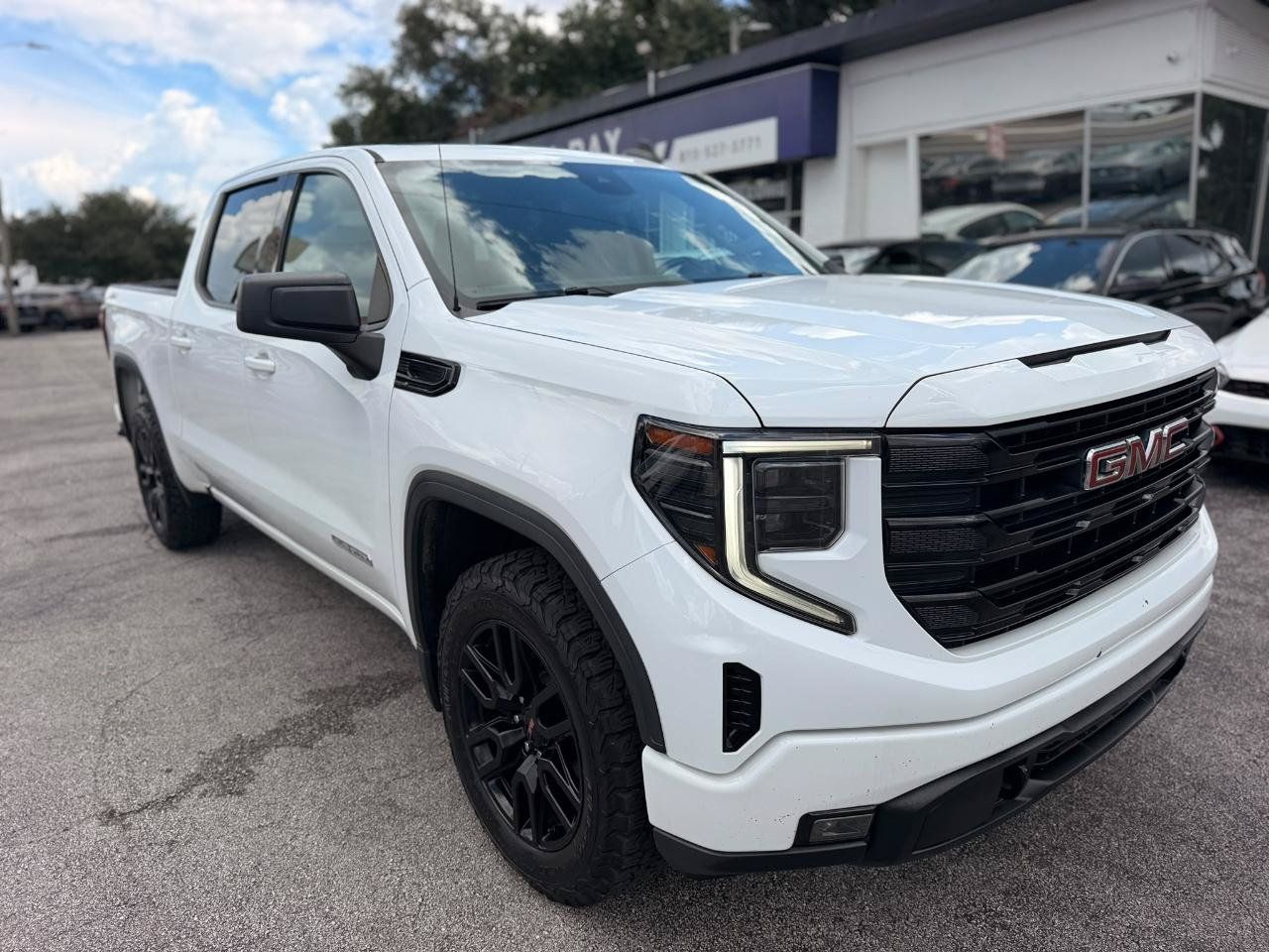 Used 2022 GMC Sierra 1500 Elevation AWD/4WD image 4