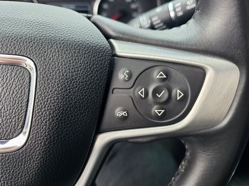 Used 2017 GMC Acadia SLT image 23