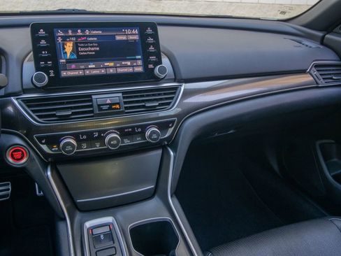 Used 2018 Honda Accord Sport image 24