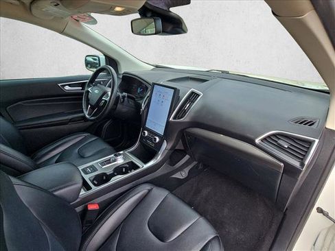 Used 2022 Ford Edge Titanium image 21