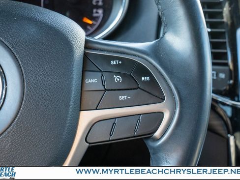 Used 2020 Jeep Grand Cherokee Laredo w/ Laredo X Package image 26