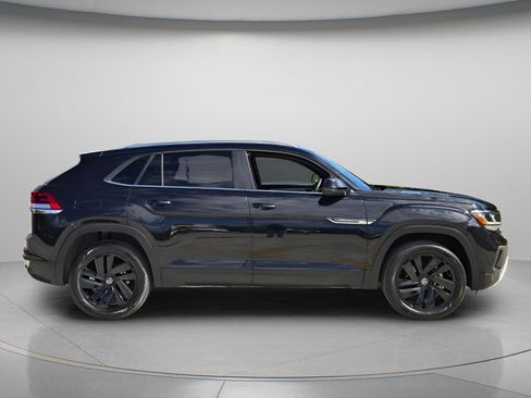Used 2023 Volkswagen Atlas Cross Sport SE w/ Panoramic Sunroof Package image 8