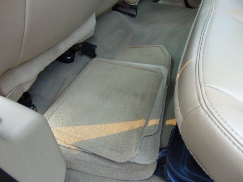 Used 2005 Ford F350 Lariat AWD/4WD image 9