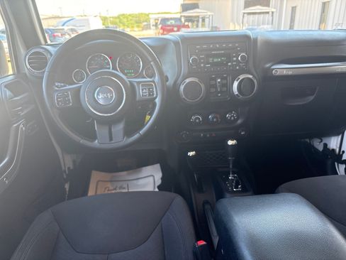 Used 2015 Jeep Wrangler Unlimited Sport w/ Quick Order Package 24S AWD/4WD image 5