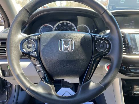 Used 2017 Honda Accord EX-L image 12