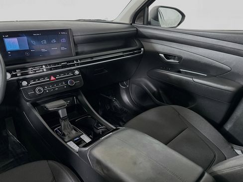 Certified 2025 Hyundai Tucson SE image 21