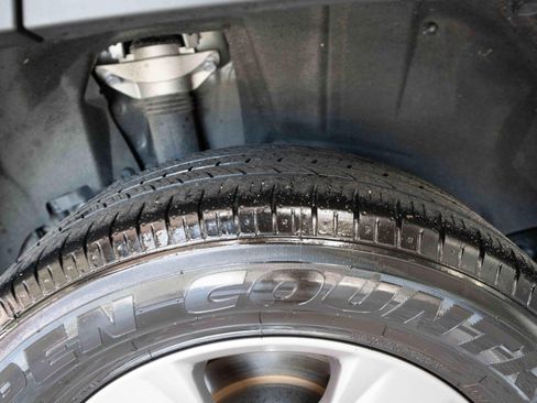 Used 2025 Toyota RAV4 LE AWD/4WD image 30