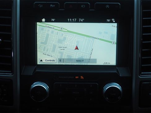 Used 2018 Ford F150 Lariat w/ Equipment Group 502A Luxury image 20