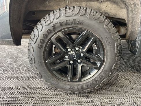 Used 2021 Chevrolet Silverado 1500 LT Trail Boss image 22