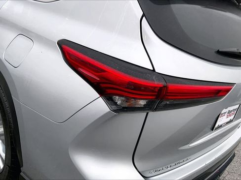 Used 2022 Toyota Highlander Limited image 27