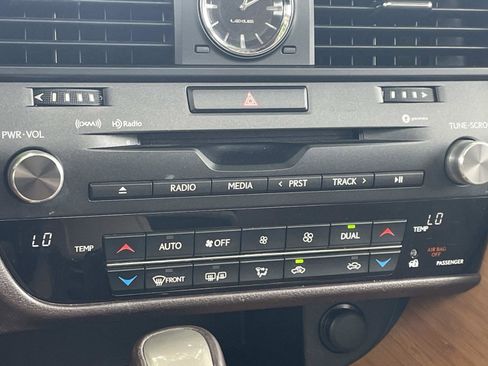 Used 2019 Lexus RX 350 AWD w/ Premium Package image 18