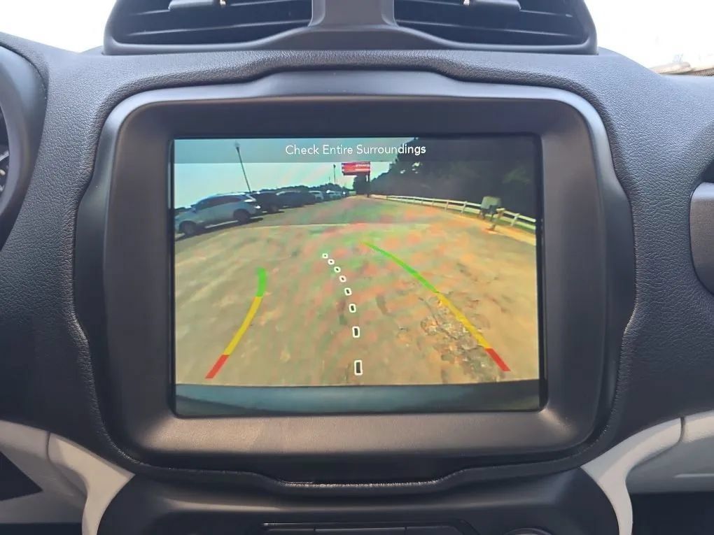 Used 2018 Jeep Renegade Limited w/ UConnect 8.4 Nav Group FWD image 34