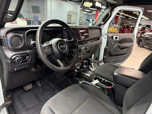 Used 2024 Jeep Wrangler Unlimited Rubicon 4xe w/ Convenience Group AWD/4WD image 35
