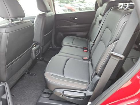 Used 2026 Nissan Pathfinder SL FWD image 21