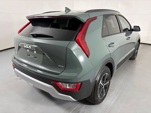 New 2026 Kia Niro EX FWD image 8