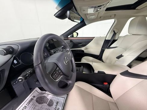 Certified 2025 Lexus ES 300h w/ Premium Package FWD image 17