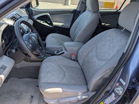 Used 2012 Toyota RAV4 FWD w/ Value Pkg image 2