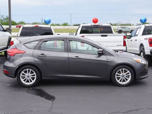 Used 2017 Ford Focus SE image 9