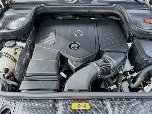 Used 2024 Mercedes-Benz GLE 450e GLE 450e Plug-In Hybrid Sport image 29