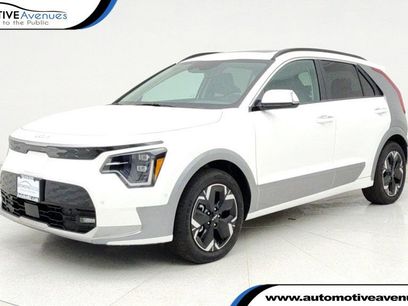 Used 2024 Kia Niro Wave w/ Wave Preserve Package