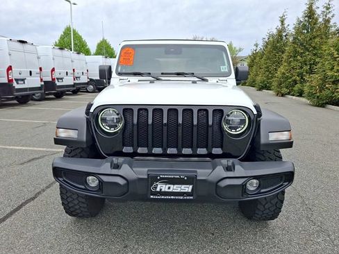 Used 2022 Jeep Wrangler Unlimited Sport AWD/4WD image 3