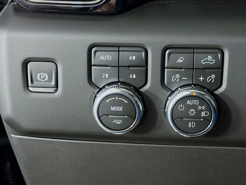 Used 2026 GMC Sierra 1500 AT4 w/ Technology Package image 10