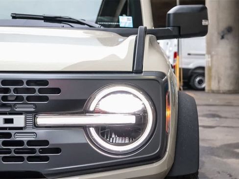 New 2025 Ford Bronco Badlands image 4