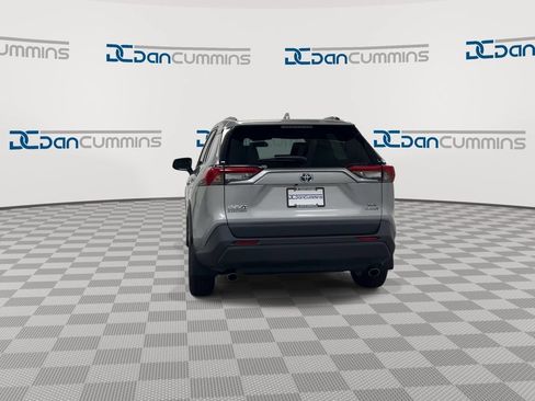 Used 2022 Toyota RAV4 XLE AWD/4WD image 7