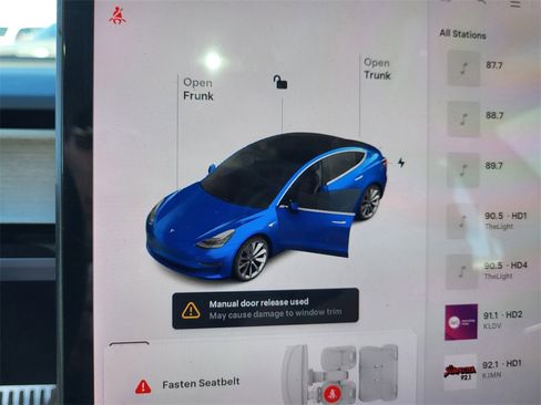 Used 2018 Tesla Model 3 Performance image 22