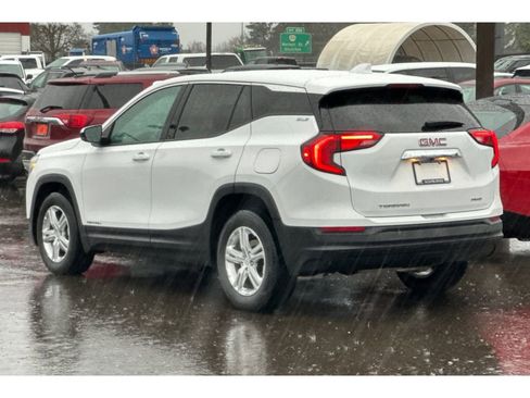 Used 2020 GMC Terrain SLE image 8