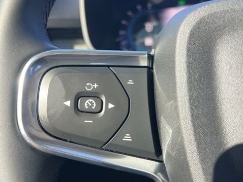 New 2025 Volvo XC40 B5 Core w/ Protection Package Premier image 13