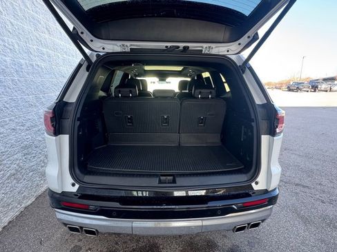 Used 2025 GMC Acadia Denali w/ Super Cruise Package image 5