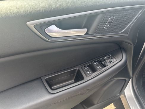 Used 2022 Ford Edge SE image 9