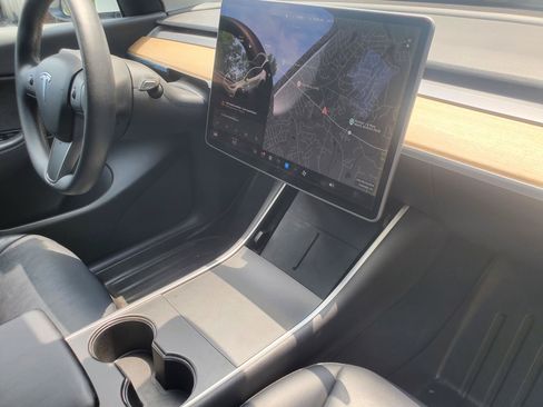 Used 2020 Tesla Model Y Long Range AWD/4WD image 38